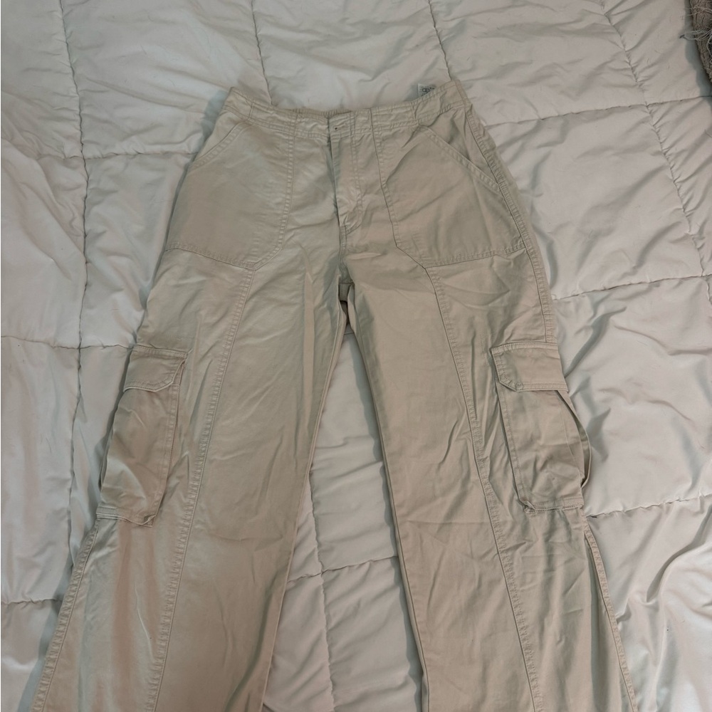 Abercrombie & Fitch Wide-Leg Cargo Pants in Light Beige